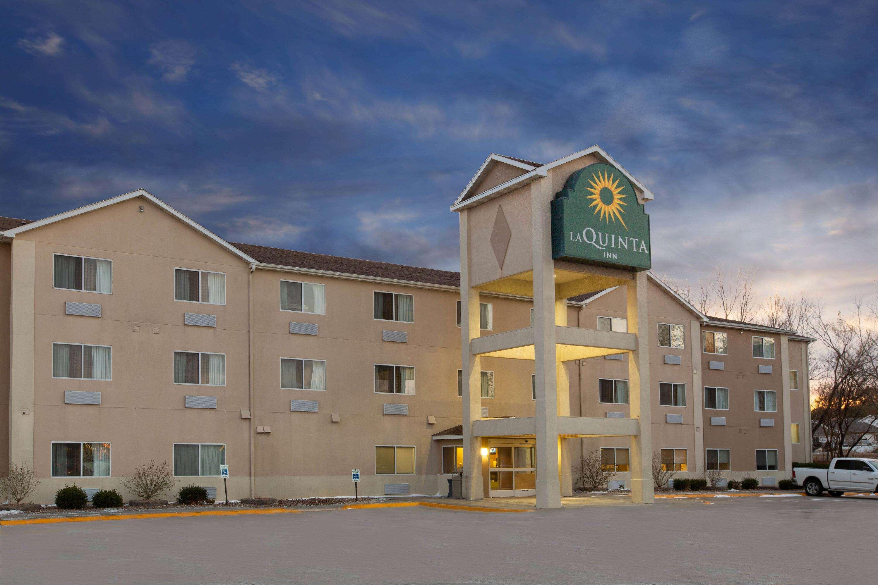 La Quinta Inn By Wyndham Lincoln Exterior foto