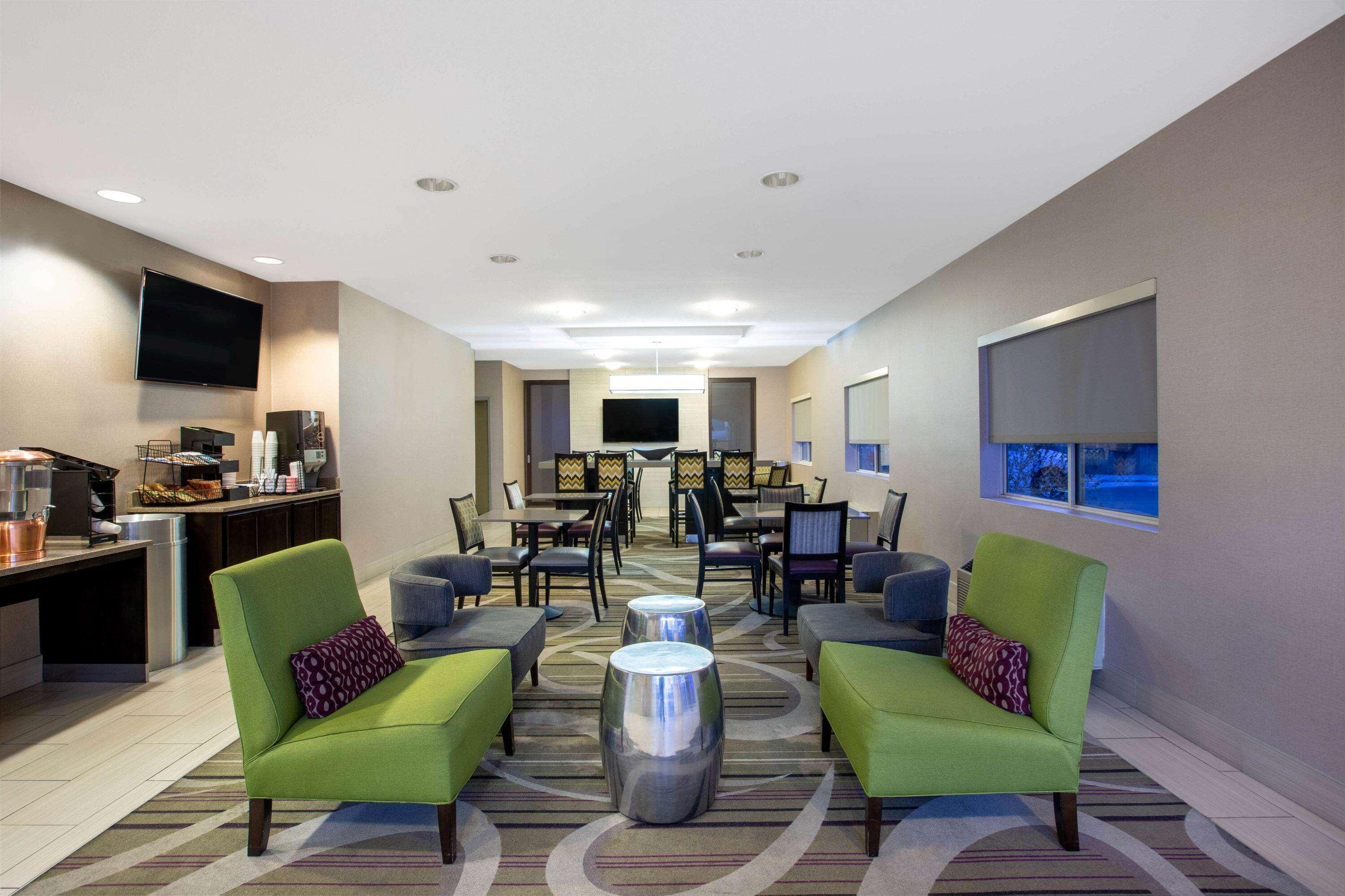 La Quinta Inn By Wyndham Lincoln Exterior foto